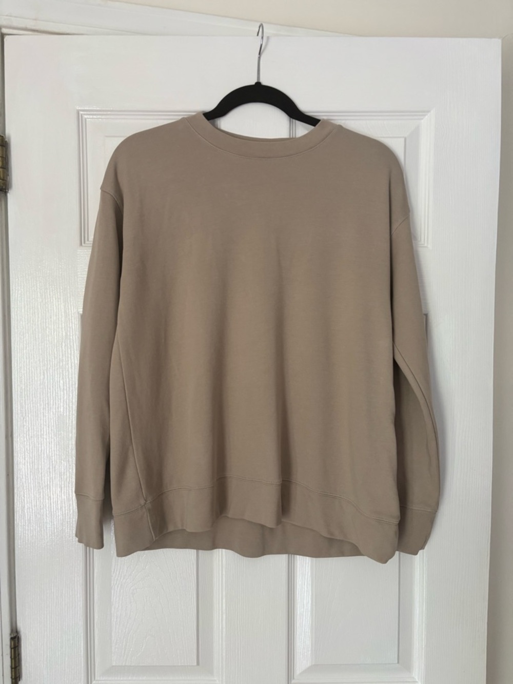 Alice Walk Crewneck Sweatshirt in Beige